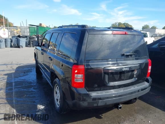 ✅ 2016 Jeep Patriot Sport • VIN: 1C4NJPBA6GD512835 • Lot: 43521747. Listed on IAAI with 113,605 mi. Free auction sales archive from the USA and detailed vehicle history report at DreamBid. Image 3.