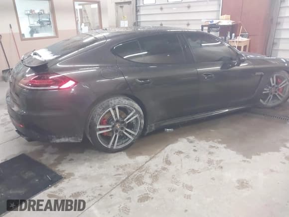 ✅ 2014 Porsche Panamera GTS • VIN: WP0AF2A73EL083133 • Lot: 41945656. Listed on IAAI with 75,701 mi. Free auction sales archive from the USA and detailed vehicle history report at DreamBid. Image 4.