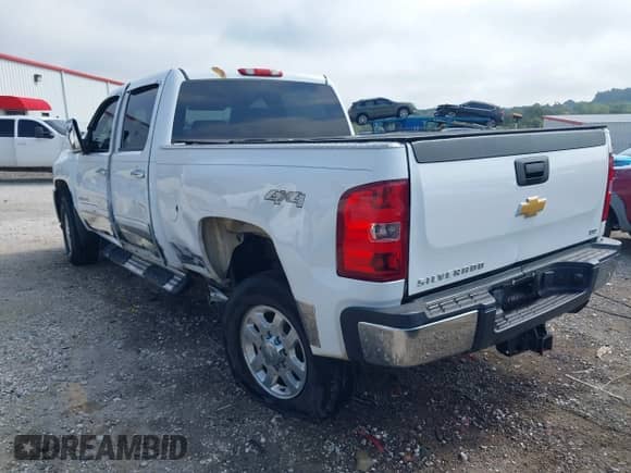2013 Chevrolet Silverado 2500HD LTZ with VIN 1GC1KYCG7DF151006, listed as a IAAI auction lot 43263484 with 129,989 mi miles and . Bid and sale history available at DreamBid. Image 3.
