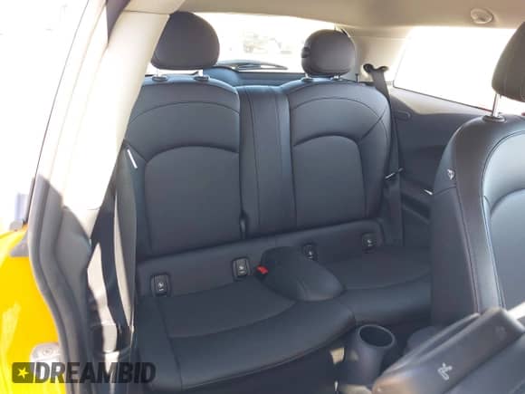 2014 MINI Hardtop with VIN WMWXM5C53ET934034, listed as a IAAI auction lot 42375051 with 73,046 mi miles and . Bid and sale history available at DreamBid. Image 8.