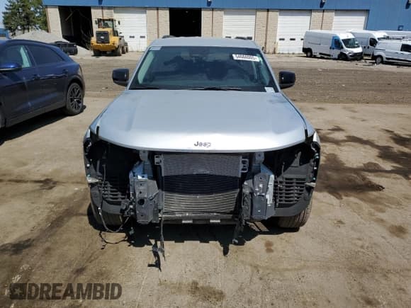 ✅ 2023 Jeep Grand Cherokee Laredo • VIN: 1C4RJKAG5P8821179 • Лот: 54666005. Опубликован ранее на Copart с пробегом 13 225 миль. Бесплатный доступ к архиву аукционных продаж из США и подробный отчёт об истории автомобиля на DreamBid. Изображение 5.