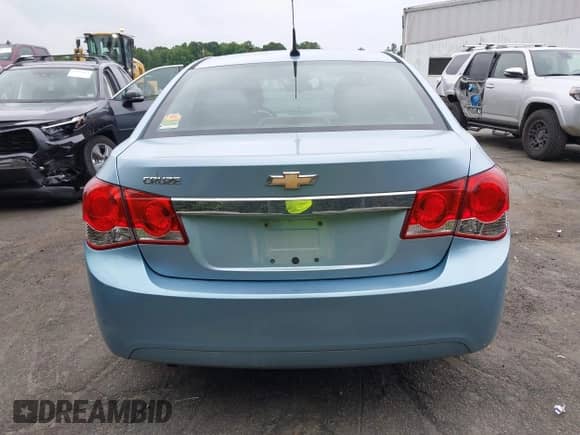 2012 Chevrolet Cruze LS z VIN 1G1PC5SHXC7312918, wystawiony jako IAAI lot #42380000 z przebiegiem 204 452 mil mil oraz . Historia ofert i sprzedaży dostępna na DreamBid. Obrazek 16.