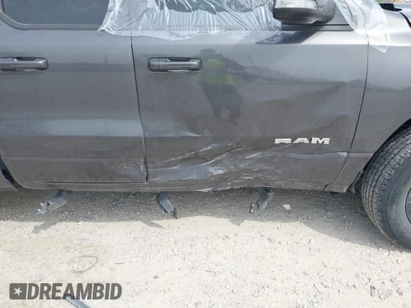 ✅ 2021 Ram 1500 Big Horn • VIN: 1C6SRFBT9MN806038 • Lot: 42071793. Listed on IAAI with 39,589 mi. Free auction sales archive from the USA and detailed vehicle history report at DreamBid. Image 13.