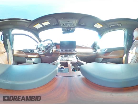 ✅ 2024 Lincoln Navigator Reserve • VIN: 5LMJJ2LG0REL20093 • Lot: 81874965. Wystawiony na Copart z przebiegiem 8 111 mil. Bezpłatny archiwum sprzedaży aukcyjnych z USA i szczegółowy raport historii pojazdu na DreamBid. Zdjęcie 14.