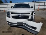 ✅ 2018 Chevrolet Suburban LT • VIN: 1GNSKHKC3JR282499 • Lot: 82163735. Wystawiony na Copart z przebiegiem 107 147 mil. Bezpłatny archiwum sprzedaży aukcyjnych z USA i szczegółowy raport historii pojazdu na DreamBid. Zdjęcie 5.