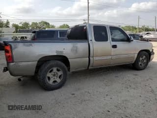 ✅ 2000 Chevrolet Silverado 1500 LS • VIN: 1GCEC19V3YZ144389 • Лот: 56088224. Опубликован ранее на Copart с пробегом 266 339 миль. Бесплатный доступ к архиву аукционных продаж из США и подробный отчёт об истории автомобиля на DreamBid. Изображение 3.