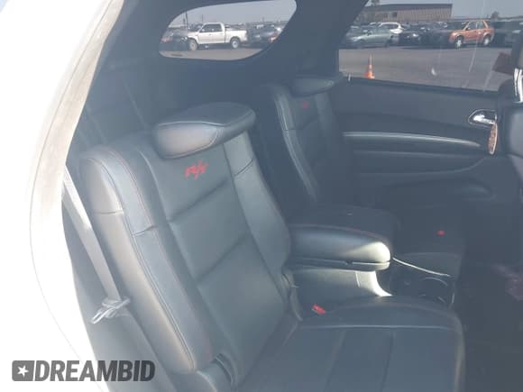 ✅ 2018 Dodge Durango R/T • VIN: 1C4SDHCTXJC366498 • Lot: 43137817. Wystawiony na IAAI z przebiegiem 89 781 mil. Bezpłatny archiwum sprzedaży aukcyjnych z USA i szczegółowy raport historii pojazdu na DreamBid. Zdjęcie 8.