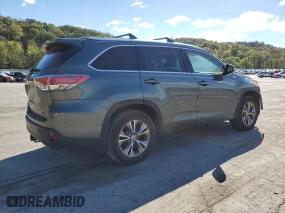 ✅ 2015 Toyota Highlander XLE • VIN: 5TDJKRFH8FS126760 • Lot: 85752345. Wystawiony na Copart z przebiegiem 195 691 mil. Bezpłatny archiwum sprzedaży aukcyjnych z USA i szczegółowy raport historii pojazdu na DreamBid. Zdjęcie 3.