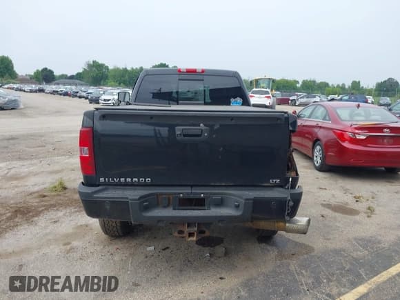✅ 2011 Chevrolet Silverado 2500HD LTZ • VIN: 1GC1KYC87BF131585 • Lot: 42502778. Listed on IAAI with 234,150 mi. Free auction sales archive from the USA and detailed vehicle history report at DreamBid. Image 16.