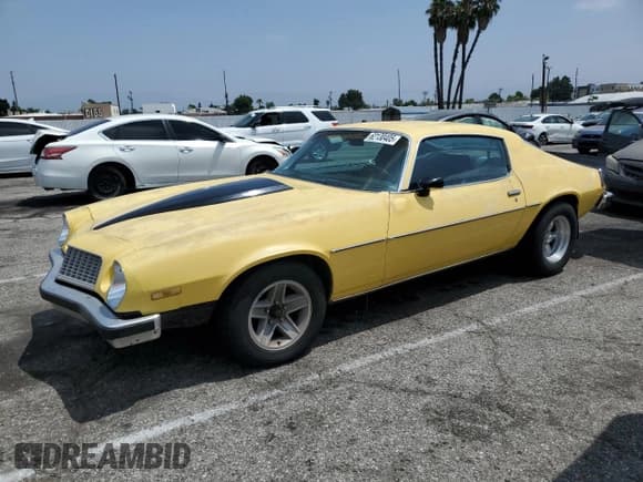 ✅ 1974 Chevrolet Camaro • VIN: 1Q87D4N231179 • Lot: 62130405. Wystawiony na Copart z przebiegiem 75 953 mil. Bezpłatny archiwum sprzedaży aukcyjnych z USA i szczegółowy raport historii pojazdu na DreamBid. Zdjęcie 1.