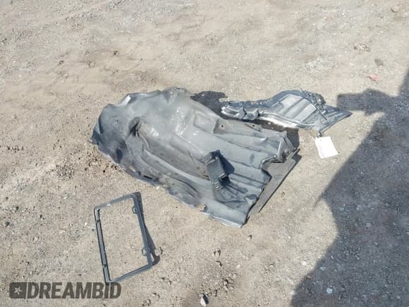 ✅ 2011 Ford Escape Hybrid • VIN: 1FMCU4K38BKC60181 • Lot: 42330726. Wystawiony na IAAI z przebiegiem 209 390 mil. Bezpłatny archiwum sprzedaży aukcyjnych z USA i szczegółowy raport historii pojazdu na DreamBid. Zdjęcie 12.