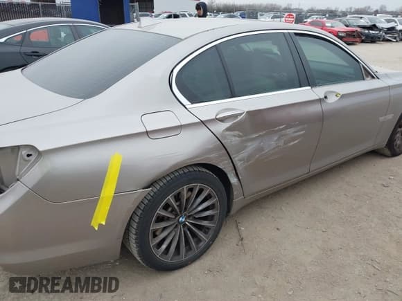 ✅ 2012 BMW 7 Series 740i • VIN: WBAKA4C51CC613670 • Lot: 41582639. Listed on IAAI with 149,753 mi. Free auction sales archive from the USA and detailed vehicle history report at DreamBid. Image 6.