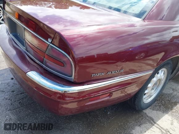 ✅ 1999 Buick Park Avenue • VIN: 1G4CW52K0X4601883 • Lot: 42170730. Listed on IAAI with 118,272 mi. Free auction sales archive from the USA and detailed vehicle history report at DreamBid. Image 18.