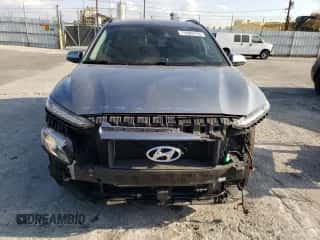 ✅ 2018 Hyundai Kona SEL • VIN: KM8K62AA9JU134974 • Lot: 72682723. Wystawiony na Copart z przebiegiem 33 574 mil mil. Skorzystaj z bezpłatnego archiwum sprzedaży aukcyjnych z USA i zobacz szczegółowy raport historii pojazdu na DreamBid. Zdjęcie 5.