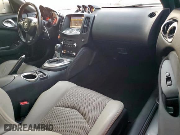 ✅ 2015 Nissan 370Z Touring • VIN: JN1AZ4FH7FM430191 • Lot: 89652935. Wystawiony na Copart z przebiegiem 97 929 mil. Bezpłatny archiwum sprzedaży aukcyjnych z USA i szczegółowy raport historii pojazdu na DreamBid. Zdjęcie 10.