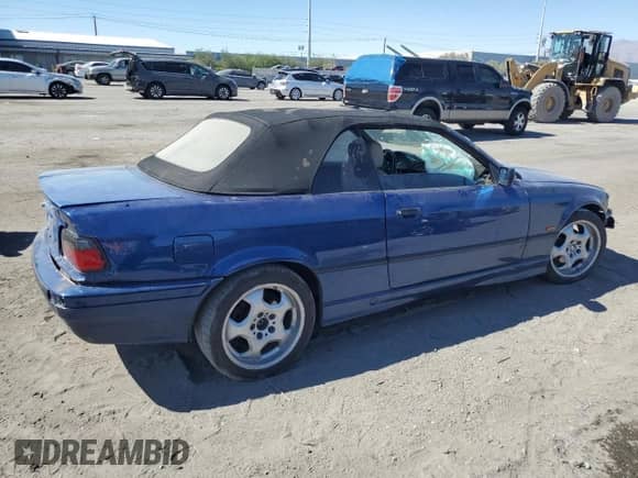 1998 BMW 3 Series 323i z VIN WBABJ7321WEA16988, wystawiony jako Copart lot #73016994 z przebiegiem 146 818 mil mil oraz Szkoda całkowita • Salvage title. Historia ofert i sprzedaży dostępna na DreamBid. Obrazek 3.