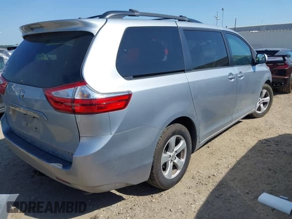 ✅ 2015 Toyota Sienna LE AAS • VIN: 5TDKK3DC3FS539467 • Lot: 41989659. Listed on IAAI with 217,583 mi. Free auction sales archive from the USA and detailed vehicle history report at DreamBid. Image 4.