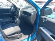 ✅ 2008 Jeep Compass Sport • VIN: 1J8FF47W68D677478 • Lot: 42942429. Wystawiony na IAAI z przebiegiem 170 196 mil. Bezpłatny archiwum sprzedaży aukcyjnych z USA i szczegółowy raport historii pojazdu na DreamBid. Zdjęcie 5.