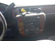 ✅ 2013 Chevrolet Suburban LS • VIN: 1GNSCHE02DR279905 • Lot: 43126475. Wystawiony na IAAI z przebiegiem 126 441 mil. Bezpłatny archiwum sprzedaży aukcyjnych z USA i szczegółowy raport historii pojazdu na DreamBid. Zdjęcie 11.