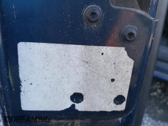 2001 Chevrolet Silverado 1500 LT z VIN 1GCEC19T11Z180375, wystawiony jako Copart lot #84170524 z przebiegiem 180 728 mil mil oraz Szkoda całkowita • Salvage title. Historia ofert i sprzedaży dostępna na DreamBid. Obrazek 12.