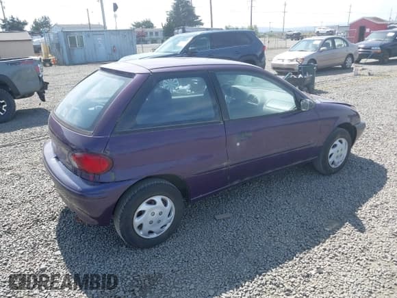 ✅ 1995 Geo Metro LSi • VIN: 2C1MR2298S6786569 • Lot: 42468887. Wystawiony na IAAI z przebiegiem 33 442 mil. Bezpłatny archiwum sprzedaży aukcyjnych z USA i szczegółowy raport historii pojazdu na DreamBid. Zdjęcie 4.