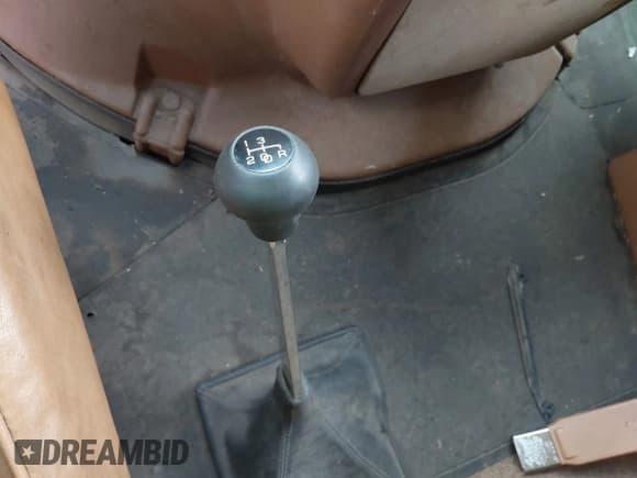 ✅ 1988 Chevrolet Chevy Van • VIN: 1GCEG25H4J7104141 • Лот: 43097646. Опубликован ранее на IAAI с пробегом 10 988 миль. Бесплатный доступ к архиву аукционных продаж из США и подробный отчёт об истории автомобиля на DreamBid. Изображение 15.