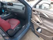 ✅ 2022 Mazda CX-9 Carbon Edition • VIN: JM3TCBDY7N0622769 • Lot: 42918869. Wystawiony na IAAI z przebiegiem 20 120 mil. Bezpłatny archiwum sprzedaży aukcyjnych z USA i szczegółowy raport historii pojazdu na DreamBid. Zdjęcie 5.