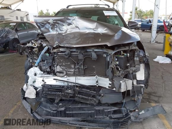 ✅ 2017 Toyota Highlander XLE • VIN: 5TDJZRFH7HS412078 • Lot: 43682059. Wystawiony na IAAI z przebiegiem 49 716 mil. Bezpłatny archiwum sprzedaży aukcyjnych z USA i szczegółowy raport historii pojazdu na DreamBid. Zdjęcie 13.