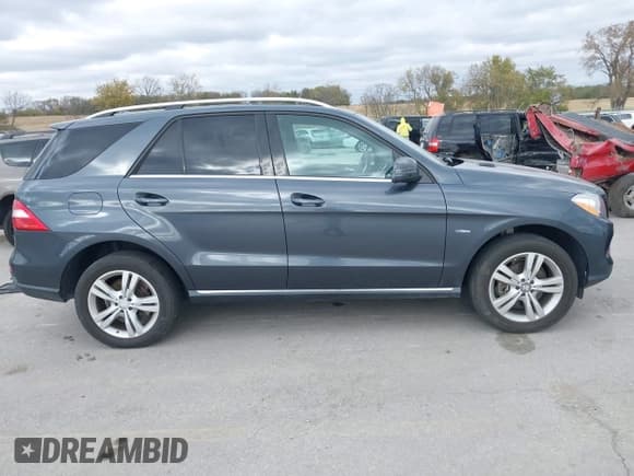 ✅ 2012 Mercedes-Benz M 350 • VIN: 4JGDA5HBXCA030635 • Лот: 43509720. Опубликован ранее на IAAI с пробегом 107 832 миль. Бесплатный доступ к архиву аукционных продаж из США и подробный отчёт об истории автомобиля на DreamBid. Изображение 13.