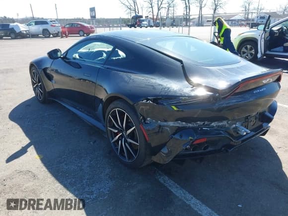 ✅ 2020 Aston Martin Vantage • VIN: SCFSMGAW5LGN03965 • Lot: 41753963. Wystawiony na IAAI z przebiegiem 21 223 mil. Bezpłatny archiwum sprzedaży aukcyjnych z USA i szczegółowy raport historii pojazdu na DreamBid. Zdjęcie 6.