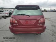 ✅ 2000 Lexus RX 300 • VIN: JT6HF10UXY0157080 • Lot: 83805335. Wystawiony na Copart z przebiegiem 225 071 mil. Bezpłatny archiwum sprzedaży aukcyjnych z USA i szczegółowy raport historii pojazdu na DreamBid. Zdjęcie 6.