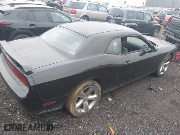 ✅ 2011 Dodge Challenger • VIN: 2B3CJ4DG6BH509941 • Lot: 41555200. Wystawiony na IAAI z przebiegiem 158 462 mil. Bezpłatny archiwum sprzedaży aukcyjnych z USA i szczegółowy raport historii pojazdu na DreamBid. Zdjęcie 4.