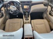 ✅ 2019 Nissan Rogue SV • VIN: JN1BJ1CP2KW530560 • Lot: 81927595. Wystawiony na Copart z przebiegiem 62 790 mil. Bezpłatny archiwum sprzedaży aukcyjnych z USA i szczegółowy raport historii pojazdu na DreamBid. Zdjęcie 8.