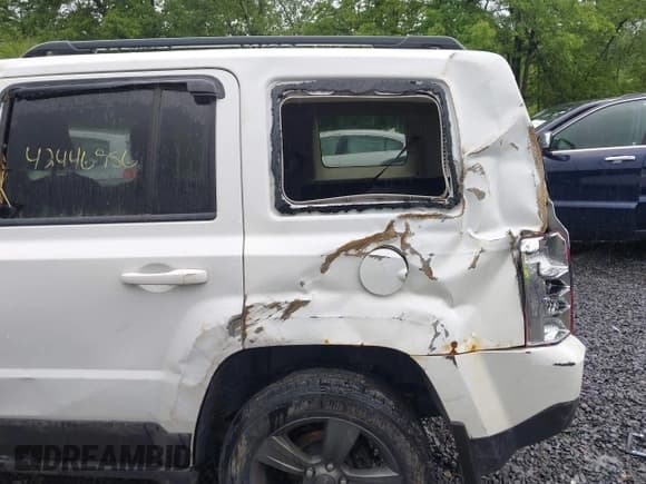 ✅ 2015 Jeep Patriot Latitude • VIN: 1C4NJRFB8FD217989 • Лот: 42446956. Опубликован ранее на IAAI с пробегом 141 787 миль. Бесплатный доступ к архиву аукционных продаж из США и подробный отчёт об истории автомобиля на DreamBid. Изображение 6.