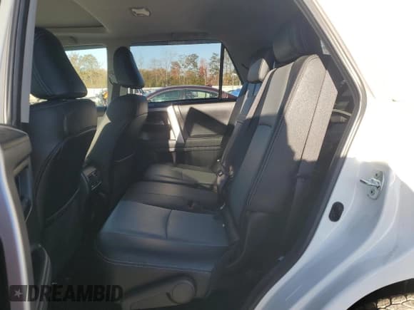 ✅ 2023 Toyota 4Runner SR5 Premium • VIN: JTENU5JRXP6127409 • Lot: 92719025. Wystawiony na Copart z przebiegiem 26 362 mil. Bezpłatny archiwum sprzedaży aukcyjnych z USA i szczegółowy raport historii pojazdu na DreamBid. Zdjęcie 11.