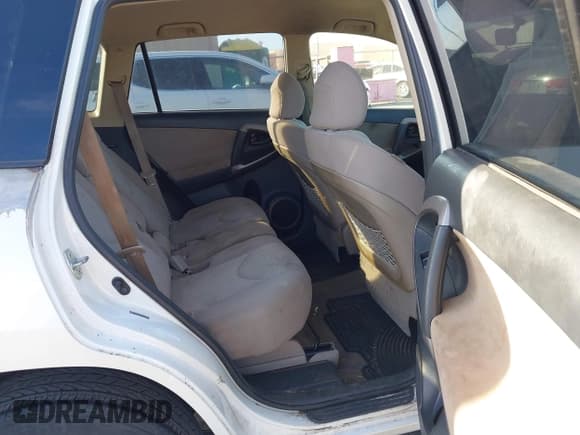 ✅ 2007 Toyota RAV4 Limited • VIN: JTMZD31V175034436 • Lot: 43753377. Wystawiony na IAAI z przebiegiem 173 667 mil. Bezpłatny archiwum sprzedaży aukcyjnych z USA i szczegółowy raport historii pojazdu na DreamBid. Zdjęcie 8.