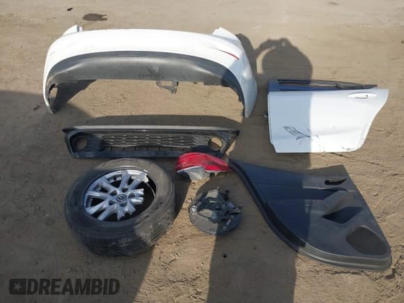 ✅ 2016 Mazda 3 i Grand Touring • VIN: JM1BM1X73G1346876 • Lot: 40283164. Listed on IAAI with 102,264 mi. Free auction sales archive from the USA and detailed vehicle history report at DreamBid. Image 12.