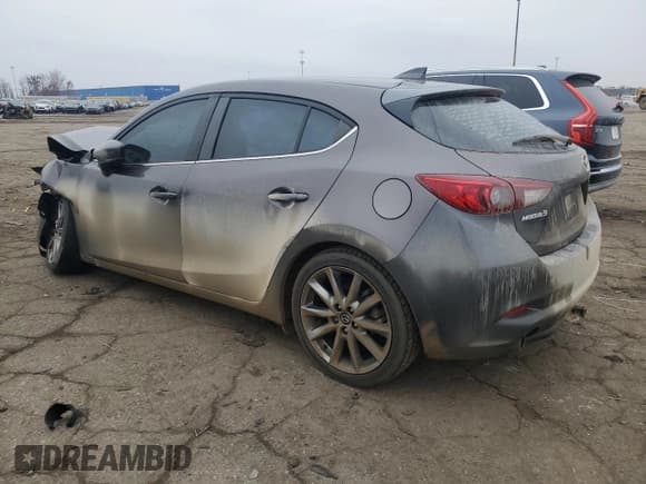 ✅ 2018 Mazda 3 Touring • VIN: 3MZBN1L39JM234381 • Lot: 93769185. Wystawiony na Copart z przebiegiem 76 810 mil. Bezpłatny archiwum sprzedaży aukcyjnych z USA i szczegółowy raport historii pojazdu na DreamBid. Zdjęcie 2.