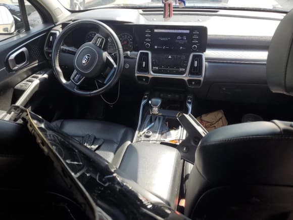 ✅ 2021 Kia Sorento S • VIN: 5XYRLDLCXMG021059 • Lot: 81587355. Listed on Copart with 87,229 mi. Free auction sales archive from the USA and detailed vehicle history report at DreamBid. Image 8.