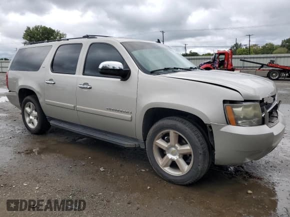✅ 2008 Chevrolet Suburban LTZ • VIN: 3GNFK16398G150750 • Lot: 70668964. Wystawiony na Copart z przebiegiem 281 440 mil. Bezpłatny archiwum sprzedaży aukcyjnych z USA i szczegółowy raport historii pojazdu na DreamBid. Zdjęcie 4.
