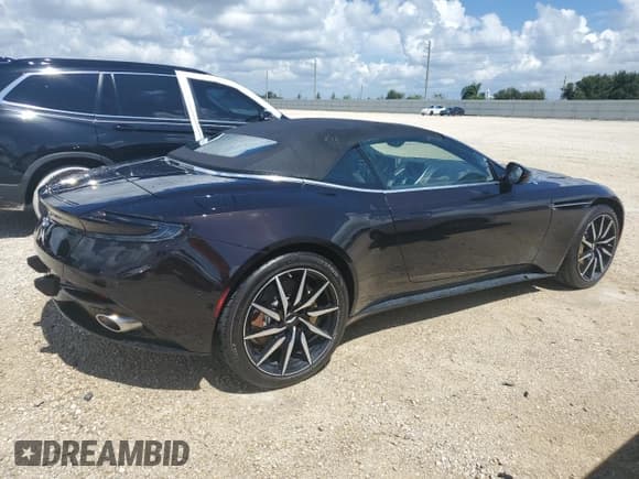✅ 2020 Aston Martin DB11 • VIN: SCFRMFCW6LGM09132 • Lot: 73692314. Wystawiony na Copart z przebiegiem Nie podano. Bezpłatny archiwum sprzedaży aukcyjnych z USA i szczegółowy raport historii pojazdu na DreamBid. Zdjęcie 3.