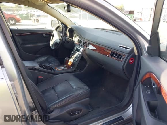 ✅ 2008 Volvo XC70 • VIN: YV4BZ982981040265 • Лот: 43360725. Опубликован ранее на IAAI с пробегом 157 402 миль. Бесплатный доступ к архиву аукционных продаж из США и подробный отчёт об истории автомобиля на DreamBid. Изображение 5.