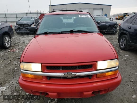 ✅ 2003 Chevrolet Blazer LS • VIN: 1GNDT13X23K178595 • Lot: 86110454. Wystawiony na Copart z przebiegiem 70 011 mil. Bezpłatny archiwum sprzedaży aukcyjnych z USA i szczegółowy raport historii pojazdu na DreamBid. Zdjęcie 5.