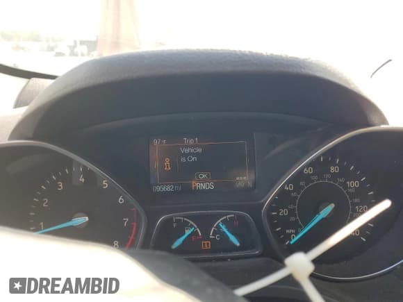 ✅ 2019 Ford Escape Titanium • VIN: 1FMCU0J92KUA87647 • Lot: 63764995. Wystawiony na Copart z przebiegiem 95 682 mil. Bezpłatny archiwum sprzedaży aukcyjnych z USA i szczegółowy raport historii pojazdu na DreamBid. Zdjęcie 9.