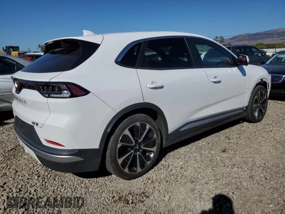 ✅ 2023 VinFast VF 8 Plus • VIN: RLLV1AFA8PH002833 • Lot: 82693035. Wystawiony na Copart z przebiegiem 31 064 mil. Bezpłatny archiwum sprzedaży aukcyjnych z USA i szczegółowy raport historii pojazdu na DreamBid. Zdjęcie 3.