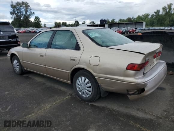 ✅ 1998 Toyota Camry LE • VIN: JT2BG22K2W0101959 • Lot: 62031075. Wystawiony na Copart z przebiegiem 224 301 mil. Bezpłatny archiwum sprzedaży aukcyjnych z USA i szczegółowy raport historii pojazdu na DreamBid. Zdjęcie 2.