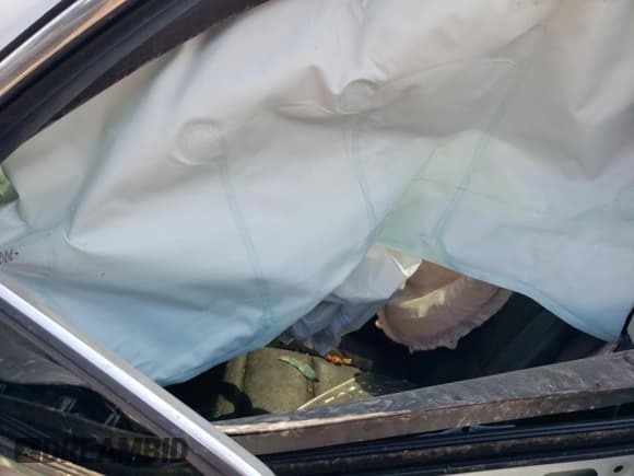 ✅ 2019 Chevrolet Traverse Premier • VIN: 1GNEVKKW2KJ259002 • Lot: 67398444. Wystawiony na Copart z przebiegiem 75 917 mil. Bezpłatny archiwum sprzedaży aukcyjnych z USA i szczegółowy raport historii pojazdu na DreamBid. Zdjęcie 7.