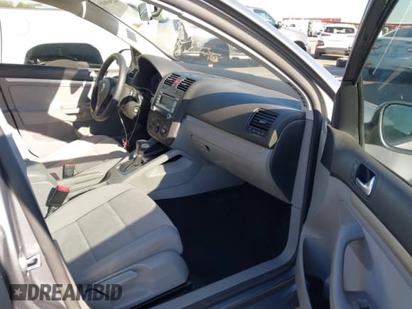 ✅ 2008 Volkswagen Rabbit S • VIN: WVWDB71K18W259965 • Lot: 42560605. Listed on IAAI with 89,845 mi. Free auction sales archive from the USA and detailed vehicle history report at DreamBid. Image 5.