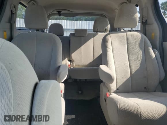 ✅ 2014 Toyota Sienna LE • VIN: 5TDJK3DC0ES089402 • Лот: 65957745. Опубликован ранее на Copart с пробегом 209 402 миль. Бесплатный доступ к архиву аукционных продаж из США и подробный отчёт об истории автомобиля на DreamBid. Изображение 11.