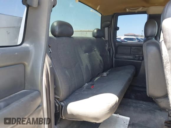 ✅ 2003 Chevrolet Silverado 2500HD LS • VIN: 1GCHC29U93E354781 • Lot: 42316975. Listed on IAAI with 360,412 mi. Free auction sales archive from the USA and detailed vehicle history report at DreamBid. Image 8.